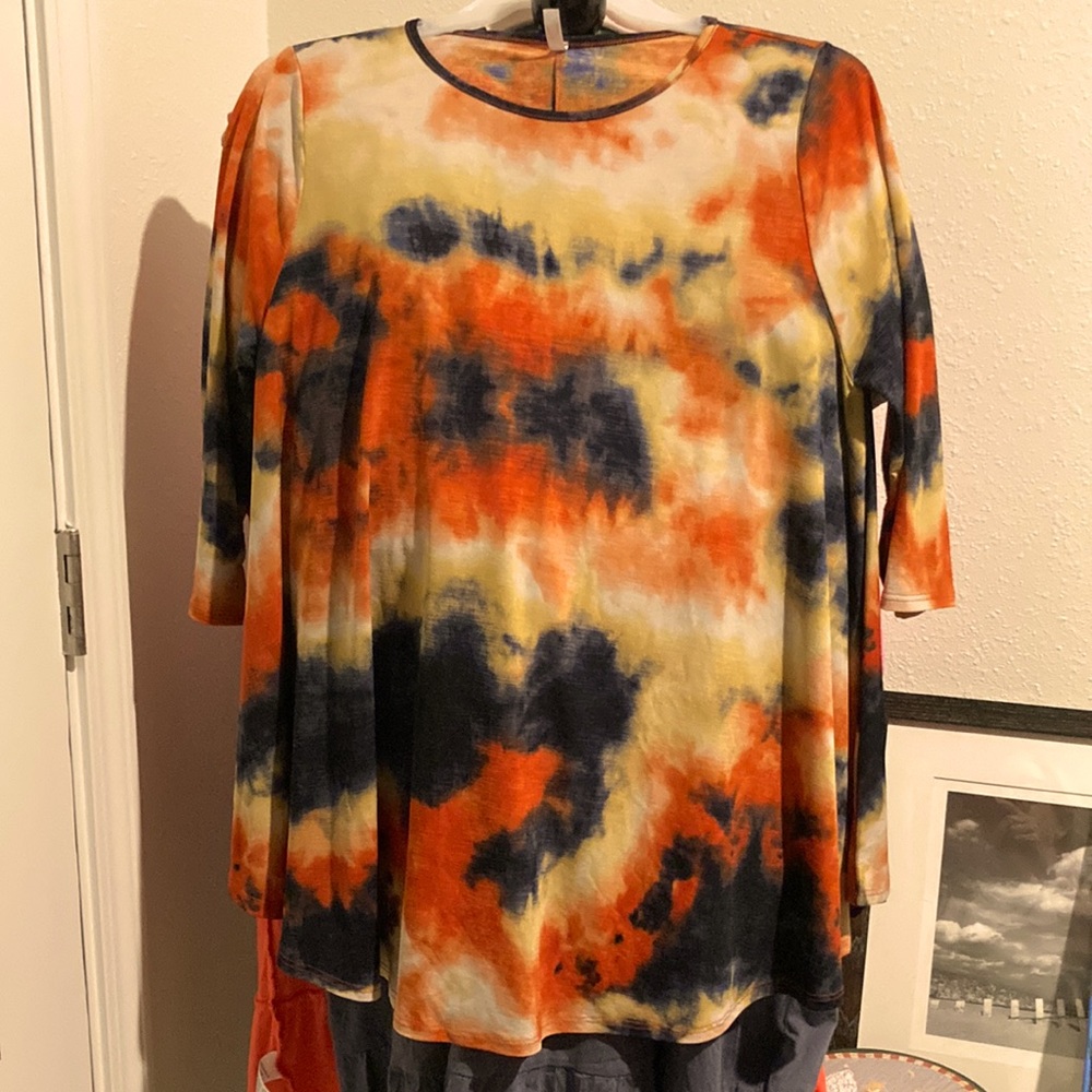 Women’s Plus Size 1X Tie Dye Top